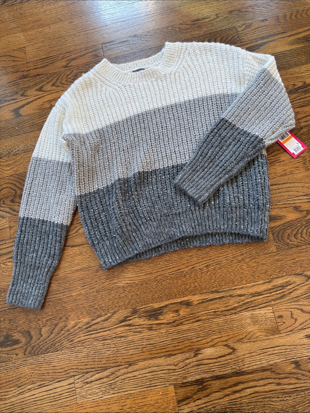 Vince Camuto NWT Cozy Colorblock Crewneck Sweater - Gray & Cream, sequin, s
